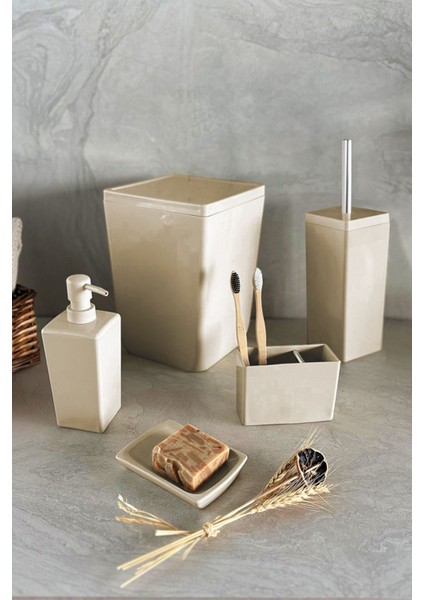 Şık ve Kullanışlı Banyo Seti, Modern Tasarım ve Pratiklik Sunar