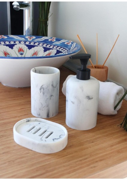 Şık ve Zarif 3 Parçalı Banyo Seti, Modern Tasarım ve Dayanıklı Malzeme