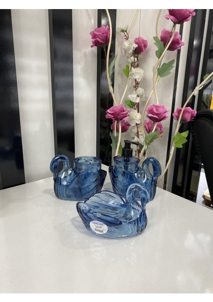 3’lü Kuğu Akrilik Banyo Seti, Kristal Görünümlü, Şık ve Dayanıklı