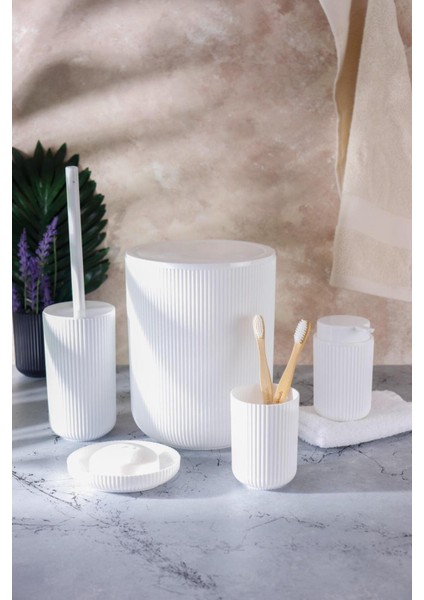 Şık ve Kullanışlı 5 Parça Banyo Takımı, Modern Tasarım ve Kalite