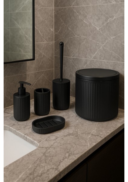 5'li Siyah Çizgili Yuvarlak Banyo Seti, Şık ve Konforlu Tasarım