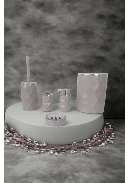 Şık Prizma Krom Kaplı 5'li Banyo Takımı, Zarif ve Dayanıklı Tasarım