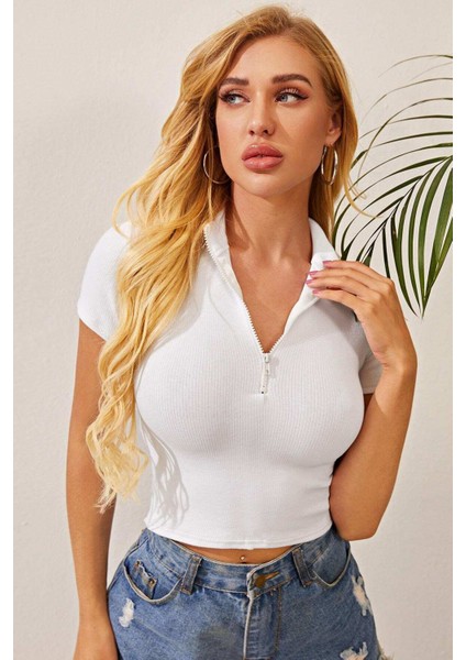 Kadın Beyaz Yarım Fermuarlı ve Kısa Kollu Crop Top Bluz