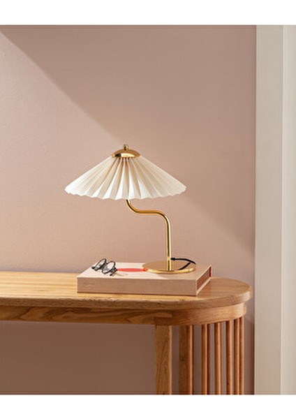 Miranda Abajur Metal ve Gold Renk ile Şık Görünümde Salon Aydınlatması indirimleri