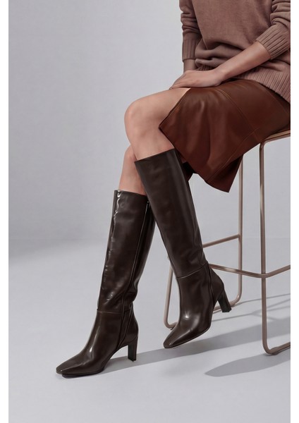 Kadın Küt Burun Fermuarsız Topuklu Çizme Doreka Kahve fiyatları