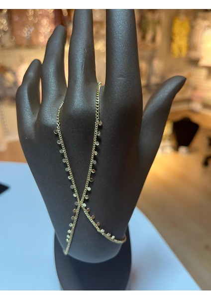 Sallantılı Detaylı Altın Rengi Şahmeran Bileklik – Zarif & Işıltılı Tasarım