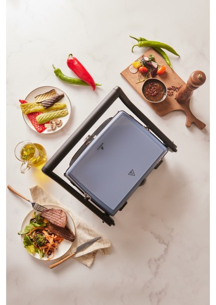 Güçlü 2400W Tost ve Izgara Makinesi, Şık ve Kullanışlı Tasarım