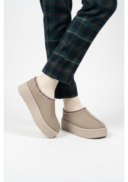 Kadın Kalın Tabanlı Içi Tüylü Terlik