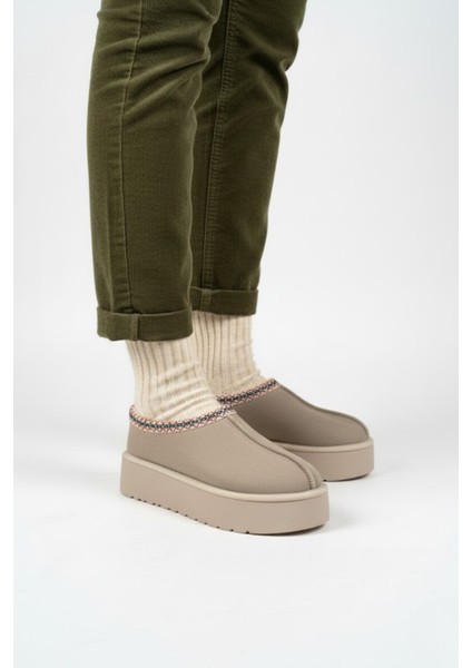 Kadın Kalın Tabanlı Içi Tüylü Terlik indirimleri