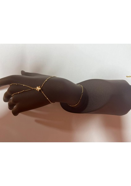 Gold Yıldız Detaylı Şahmeran Bileklik – Ince Zincir Zarif Tasarım