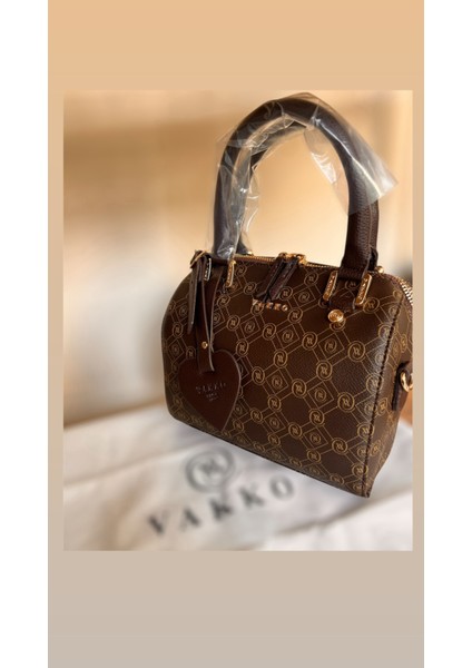 Klasik Askılı Çanta. En 20 cm Boy 18 cm modelleri