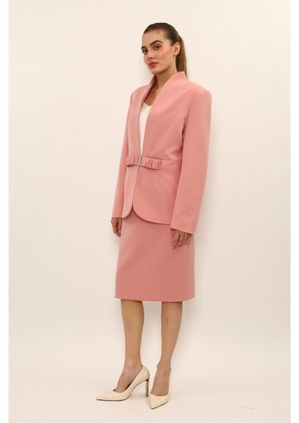 Dik Yaka Tokalı Ceket & Düz Dar Etek-Pudra modelleri