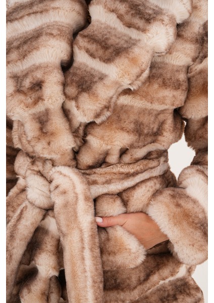 Midi Boy Çinçila Desenli Kaban