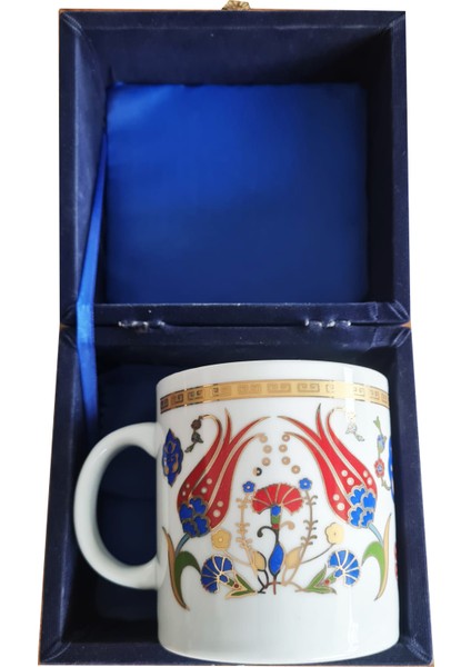 Prt 97 Kadife Kutulu Altın Yaldızlı Lale Karanfil Çini Desenli Porselen Kupa