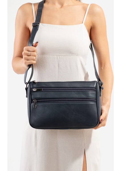 2108 Gerçek Deri Kadın Çapraz Çanta Lacivert fiyatları