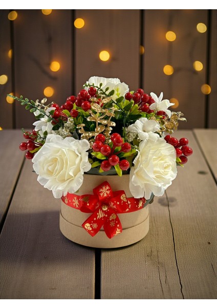 Yapay Çiçek Aranjmanı Yılbaşı Kokinalar & Krem Güller 30 cm Masa Üstü Dekor Hediye Çiçek Silindir Kutu