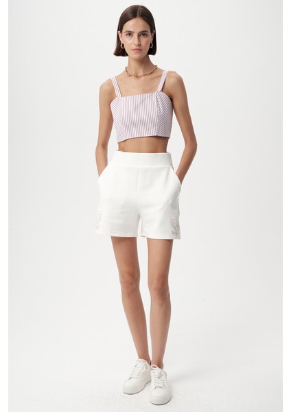 Çiçek Nakışlı Cepli Beyaz Şort indirimleri