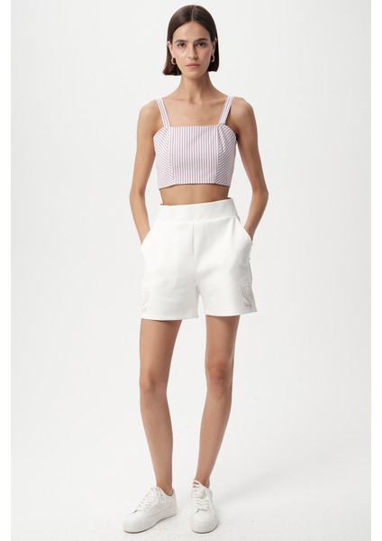 Çiçek Nakışlı Cepli Beyaz Şort