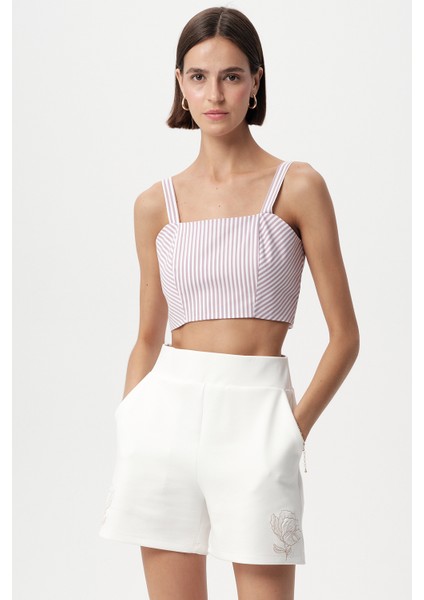 Çiçek Nakışlı Cepli Beyaz Şort