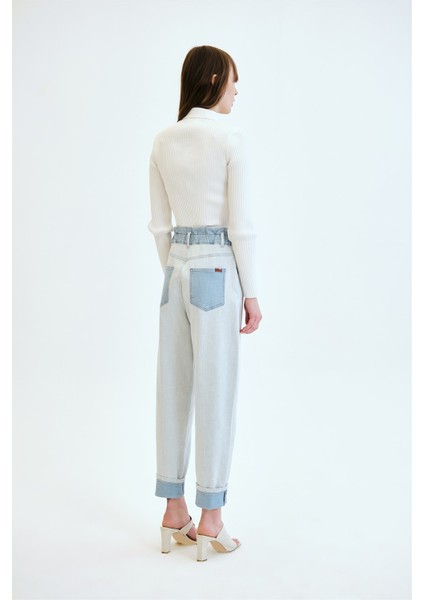 SOPHIE Balon Fit Büzgülü Bel Detaylı Çift Renk Açık İndigo Kadın Jean Pantolon