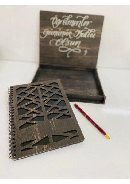 Öğretmenler Gününe Özel Tasarımlı Ahşap Defter ve Kalem Kutusu Seti fiyatları