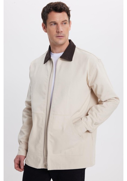 Erkek Relax Fit Rahat Kesim Gabardin Düz Fermuarlı Kanguru Cepli Kontrast Yaka Bej Gömlek Ceket