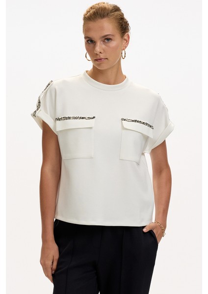 Şerit Detaylı Cepli Örme Tişört