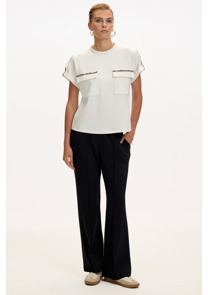 Şerit Detaylı Cepli Örme Tişört