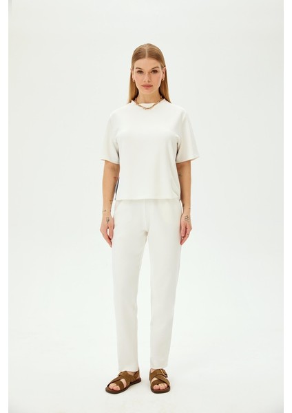 Bisiklet Yaka Kısa Kollu Şerit Detaylı Örme Tişört fırsatları