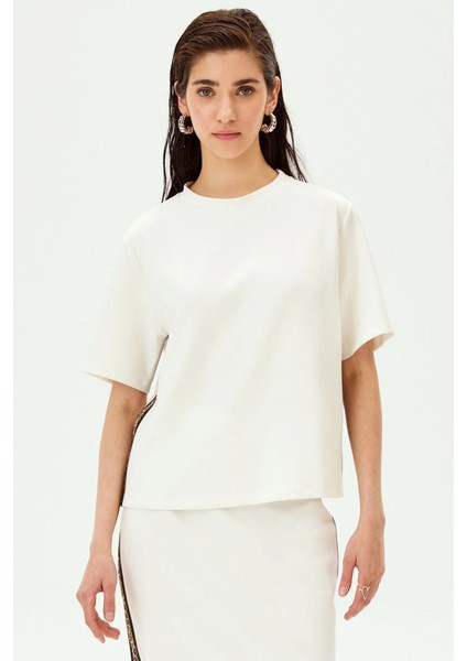 Bisiklet Yaka Kısa Kollu Şerit Detaylı Örme Tişört modelleri