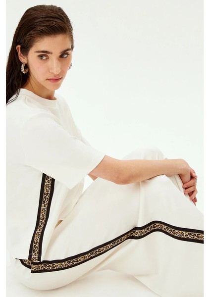 Bisiklet Yaka Kısa Kollu Şerit Detaylı Örme Tişört