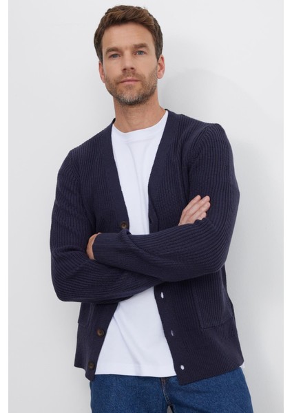 Erkek Standart Fit Normal Kesim V Yaka Düğmeli Lacivert Hırka