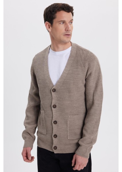 Erkek Standart Fit Normal Kesim V Yaka Düğmeli Kahverengi Hırka fiyatları