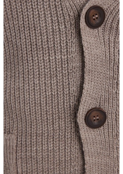 Erkek Standart Fit Normal Kesim V Yaka Düğmeli Kahverengi Hırka