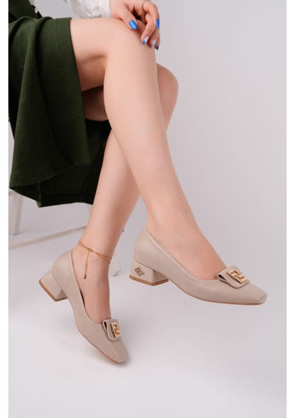 Kadın Tokalı Kısa Ökçeli Topuklu Ayakkabı