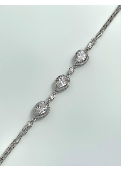 ANKAMUCEVHERAT Işıklı Kutuda 925 Ayar Gümüş Damla Bileklik Kadın fiyatları