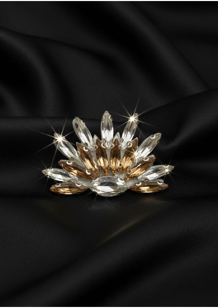 Bros Açık Kahve Taç Yaprağı Parlak Taşlı Broş