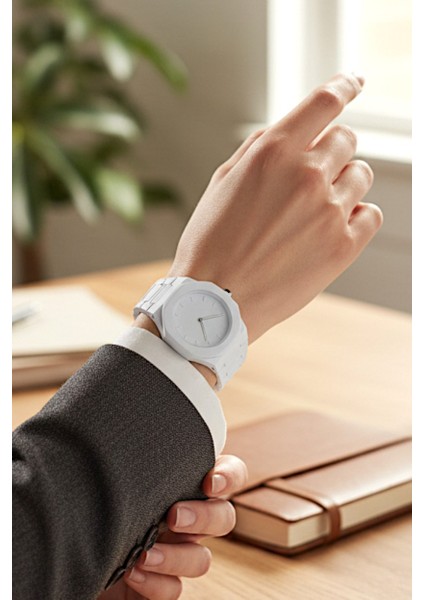 Silikon Kordonlu Şık Unisex Kol Saati fırsatları