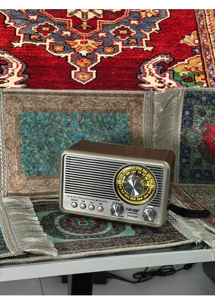 Dekoratif Halı Hediyeli Nostaljik Bluetooth Radyo – El Fenerli USB Sd Kartlı Şarjlı Masaüstü Retro Hediyelik Hoparlör fırsatları