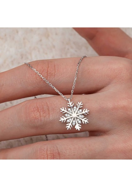 Gümüş Kar Tanesi Kadın Kolye modelleri