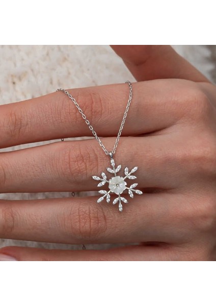 Gümüş Manolya Çiçeği Kar Tanesi Kadın Kolye fiyatları