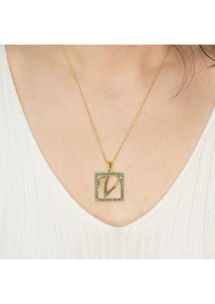 V Harfli Yeşil Taşlı 14 Ayar Altın Kaplama Kolye HR25 fiyatları