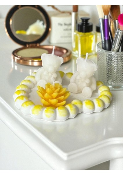 Kalp Beton Takı Tabağı, 2 Ayıcık ve Çiçek Mum ile Şık Dekorasyon