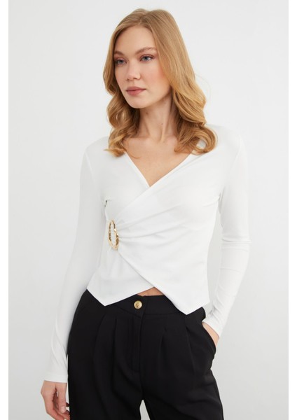 Toka Detaylı Kruvaze Yaka Bluz modelleri