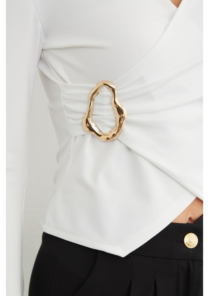 Toka Detaylı Kruvaze Yaka Bluz fırsatları