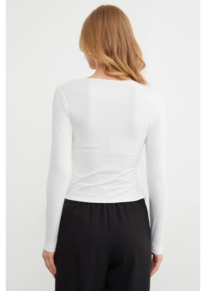 Toka Detaylı Kruvaze Yaka Bluz