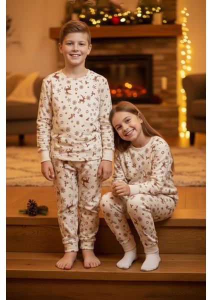 Geyik Desenli Polar Unisex Çocuk Pijama Takımı fiyatları
