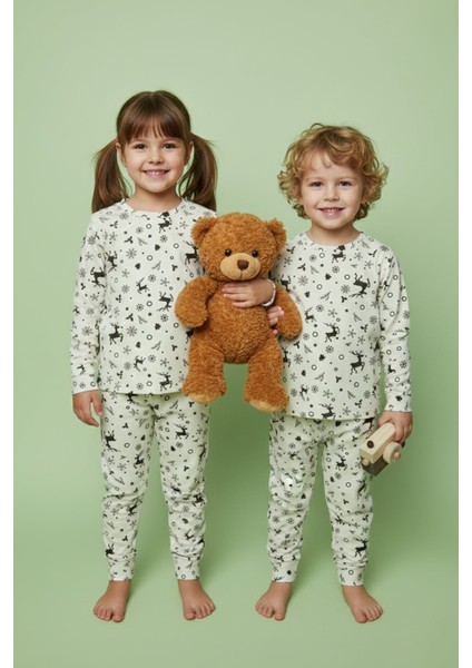 Kar Tanesi ve Geyik Desenli Unisex Çocuk Pijama Takımı