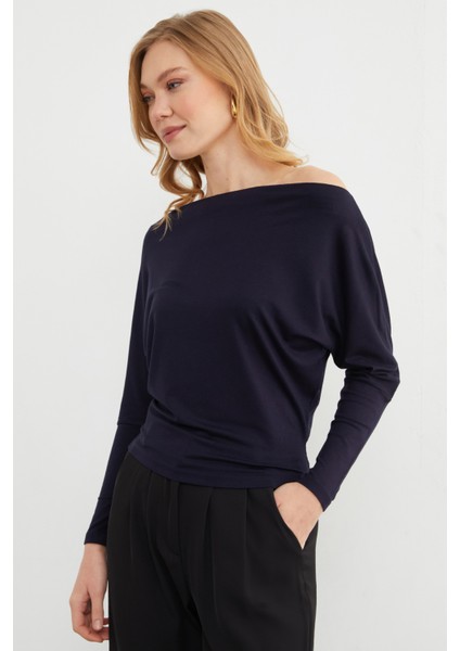 Basic Kayık Yaka Yarasa Kol Bluz fırsatları