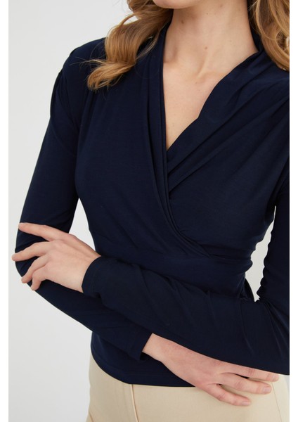 Omuz Vatkalı Kruvaze Yaka Bluz